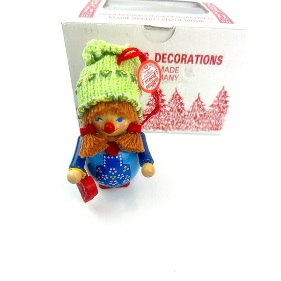 Vintage Steinbach Handcrafted Wood Ornament Girl With Heart Made in Germany - Picture 1 of 7